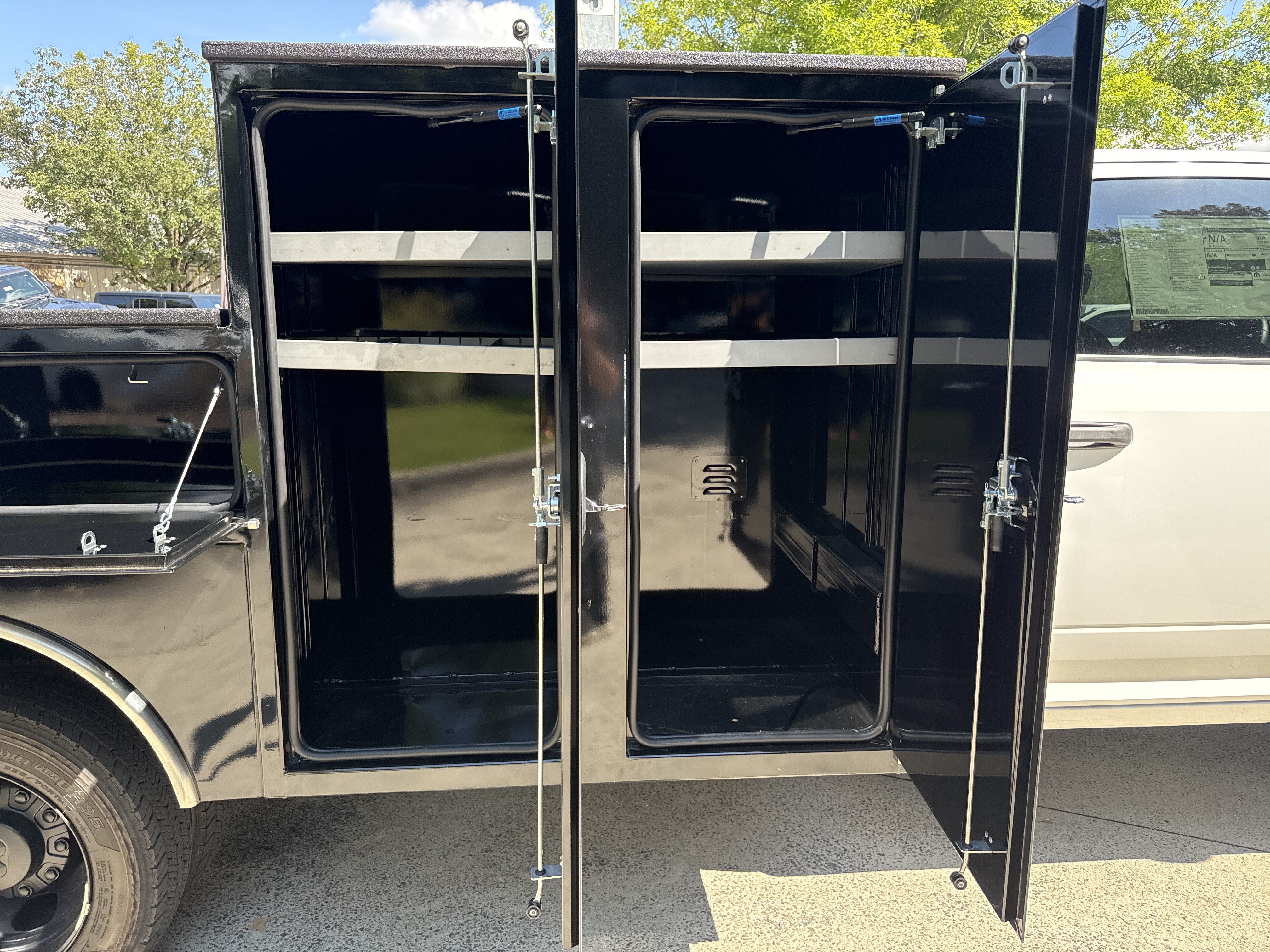 New 2026 RAM 5500 Tradesman AWD/4WD image 19