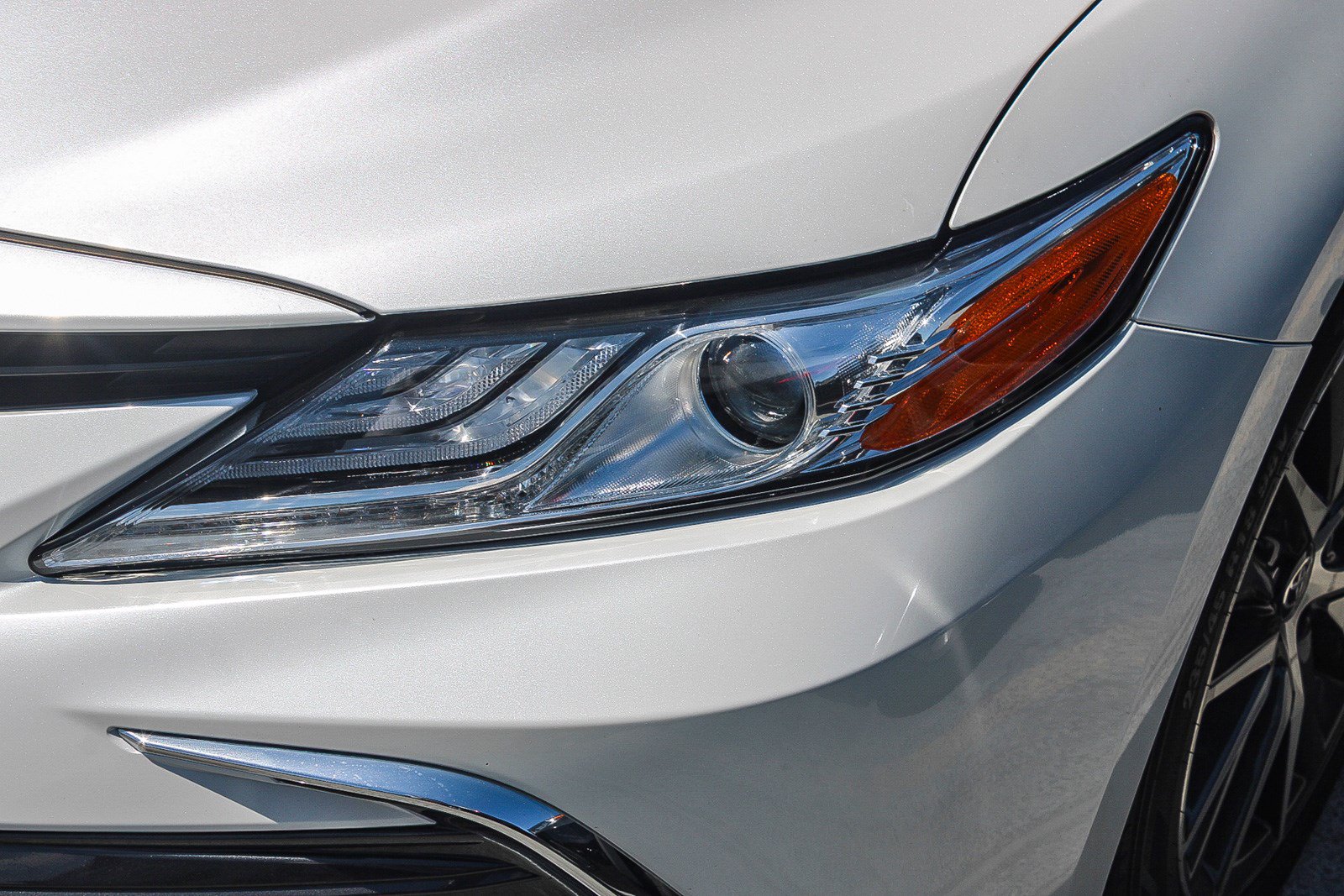 Used 2022 Toyota Camry XLE FWD image 6