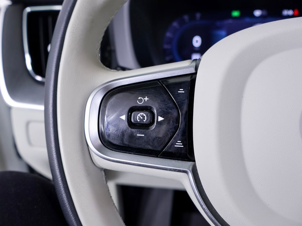 Used 2025 Volvo XC60 B5 Ultra w/ Protection Package Premier image 21