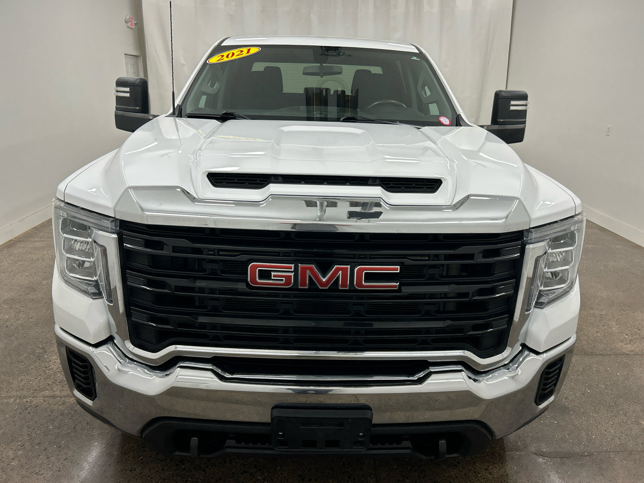 Used 2021 GMC Sierra 2500 4x4 Crew Cab w/ Convenience Package image 2