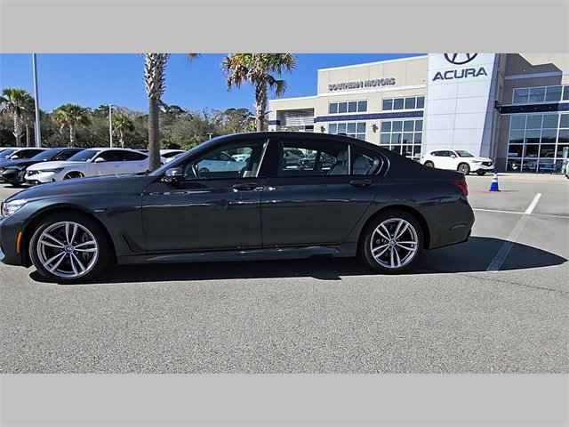Used 2017 BMW 740i image 18