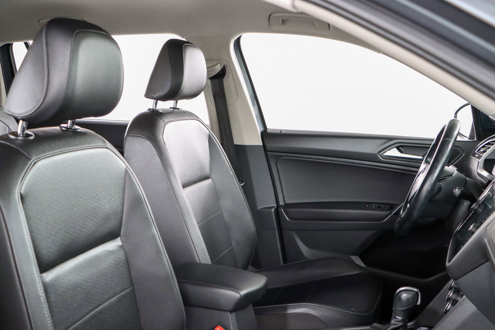 Used 2019 Volkswagen Tiguan SEL Premium R-Line image 27