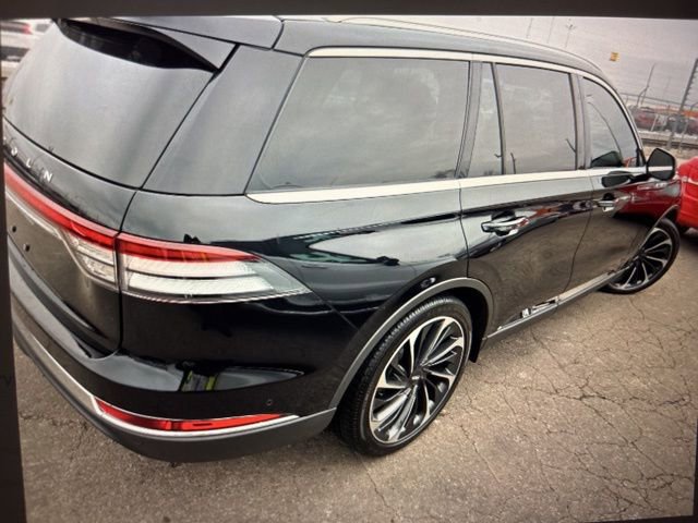 Used 2024 Lincoln Aviator Reserve w/ Equipment Group 201A image 2