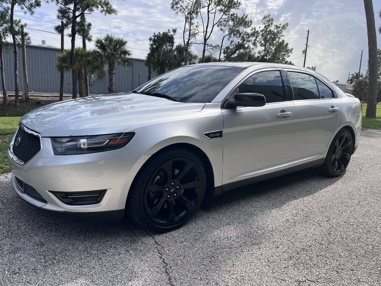 Used 2019 Ford Taurus SHO AWD/4WD image 2