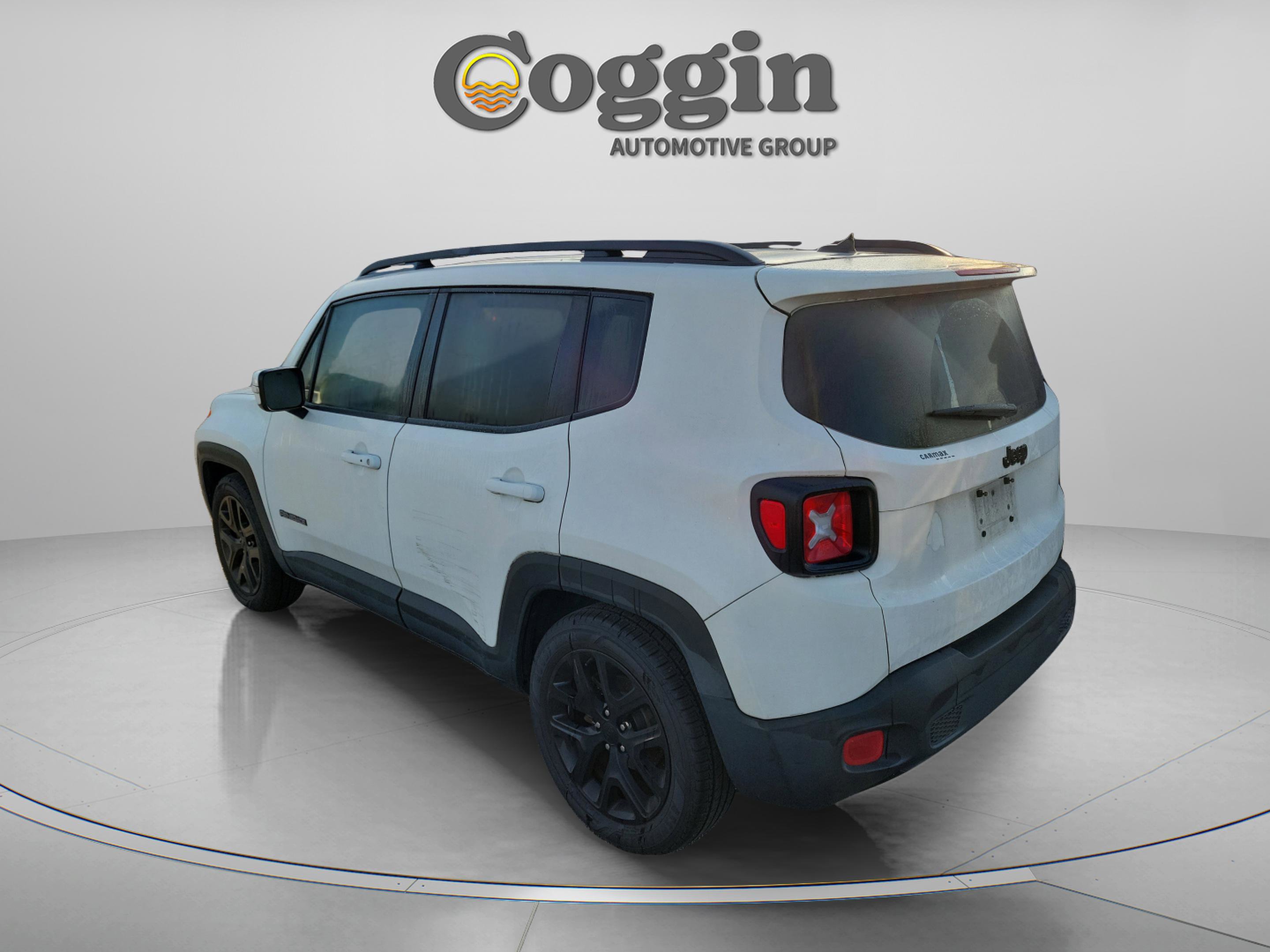 Used 2017 Jeep Renegade Altitude image 3