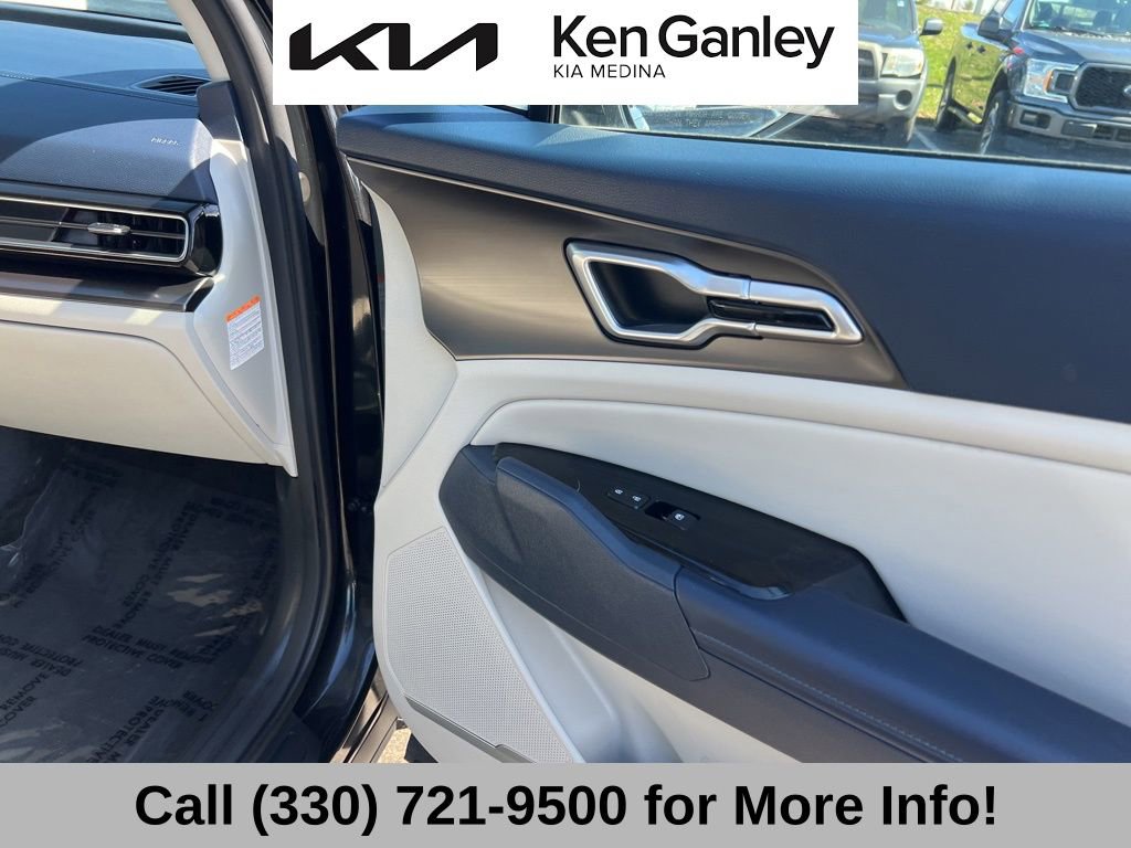 Certified 2025 Kia Sportage EX image 59