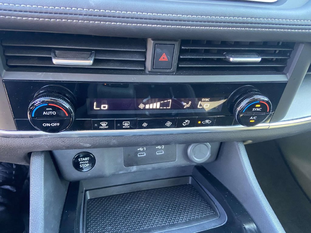 Used 2024 Nissan Rogue SV FWD image 19