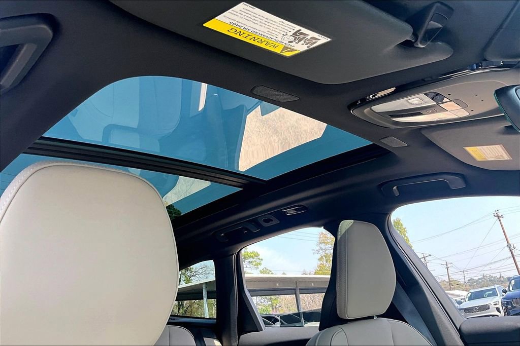 New 2026 Volvo XC60 B5 Plus w/ Protection Package Premier AWD/4WD image 35
