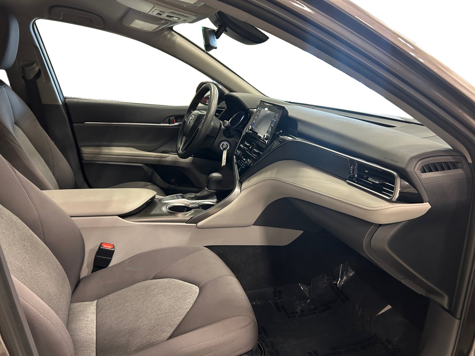 Used 2024 Toyota Camry LE FWD image 23