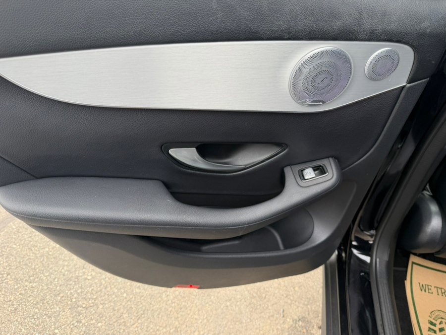 Used 2020 Mercedes-Benz GLC 300 4MATIC image 21