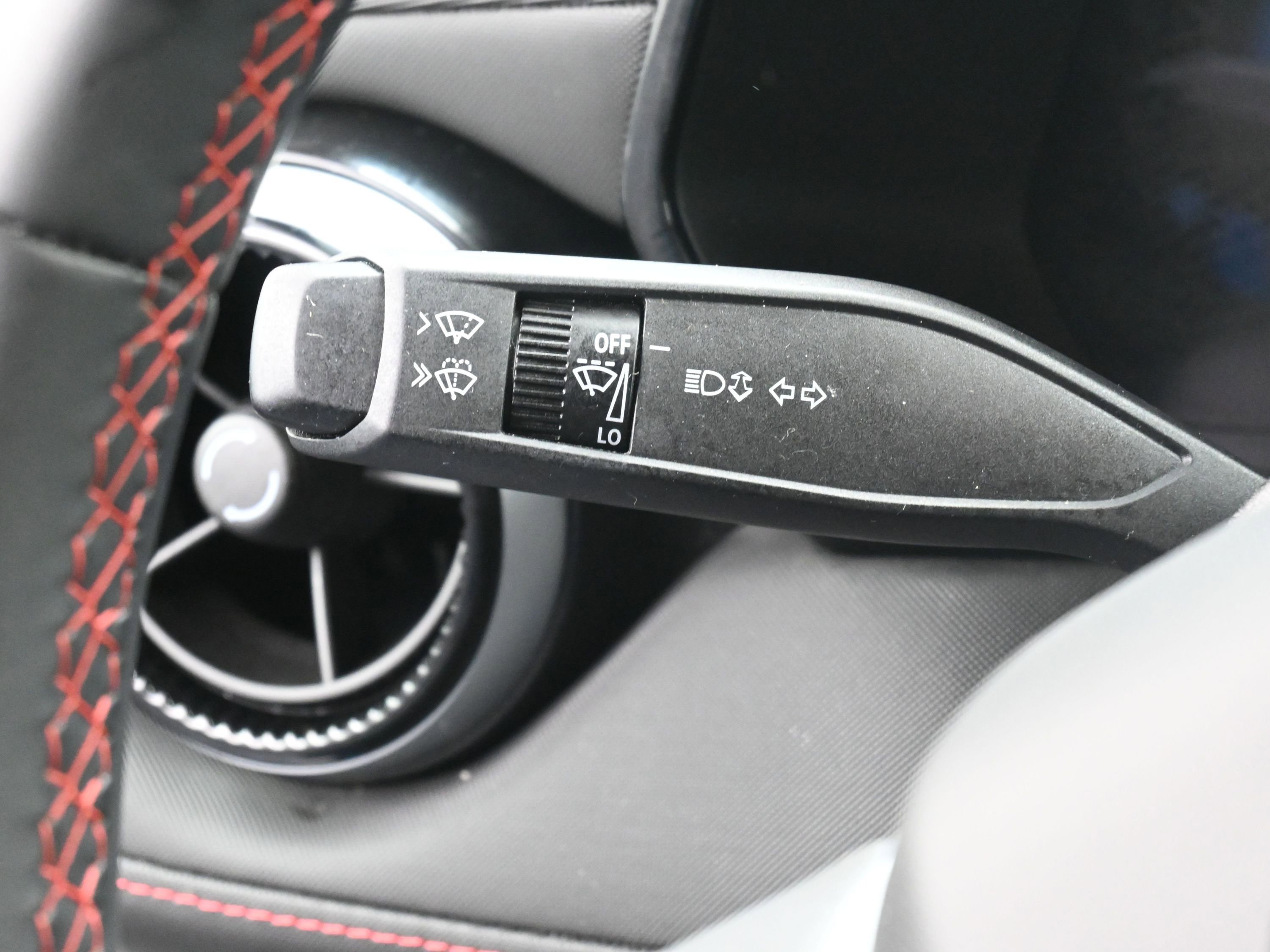 Used 2024 Chevrolet Colorado Z71 w/ Z71 Convenience Package 2 image 29