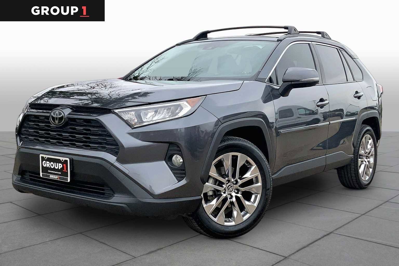 Used 2020 Toyota RAV4 XLE Premium FWD image 1