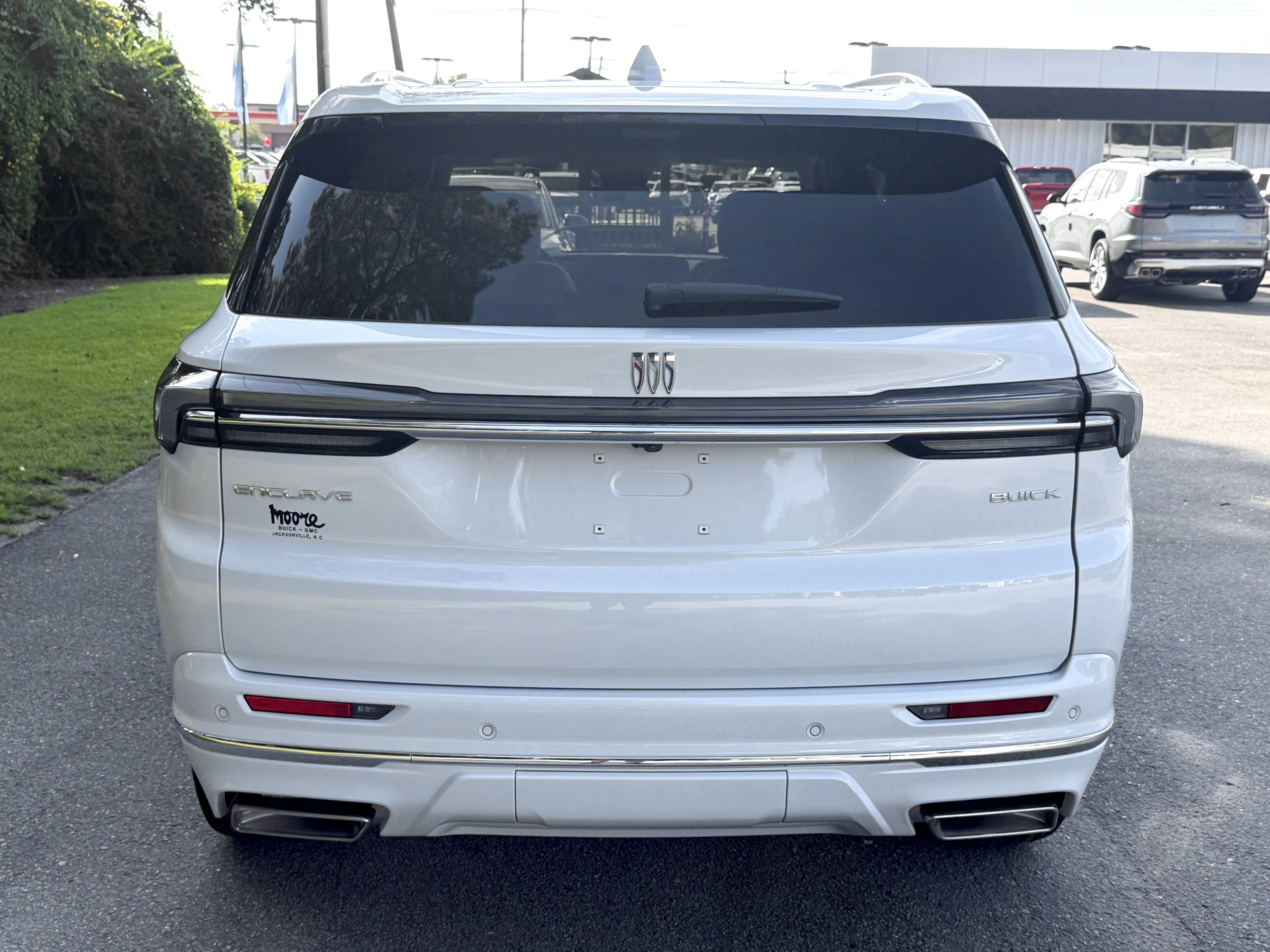 New 2027 Buick Enclave Avenir FWD image 9