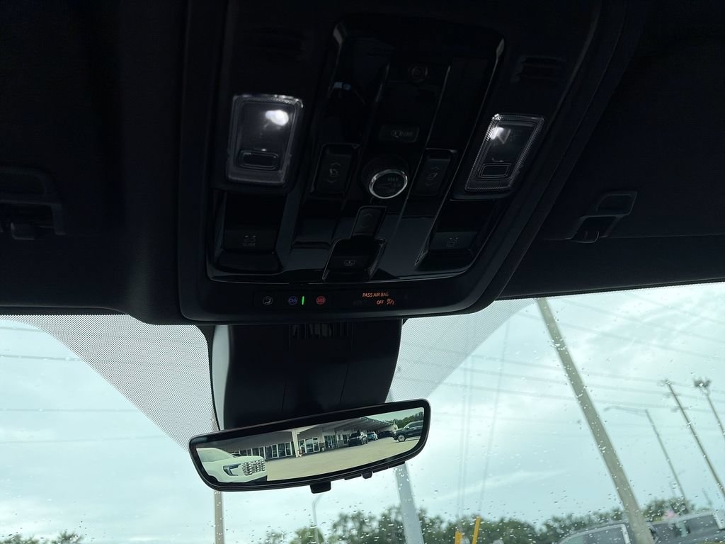 New 2026 GMC Yukon XL AT4 w/ AT4 Premium Plus Package AWD/4WD image 26