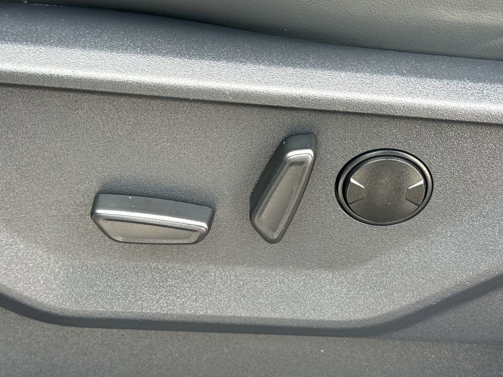 Used 2025 Ford Expedition Max Active RWD image 27