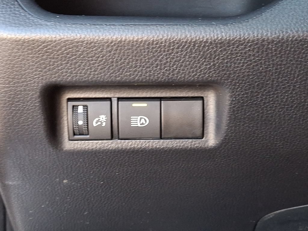 Certified 2025 Toyota RAV4 XLE AWD/4WD image 29