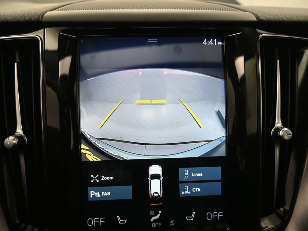 Used 2020 Volvo XC60 T6 Momentum image 5