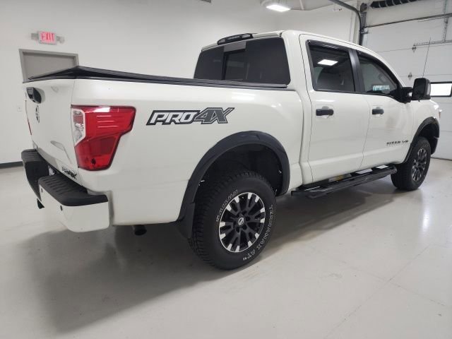 Used 2018 Nissan Titan PRO-4X w/ Pro-4x Convenience Package AWD/4WD image 12