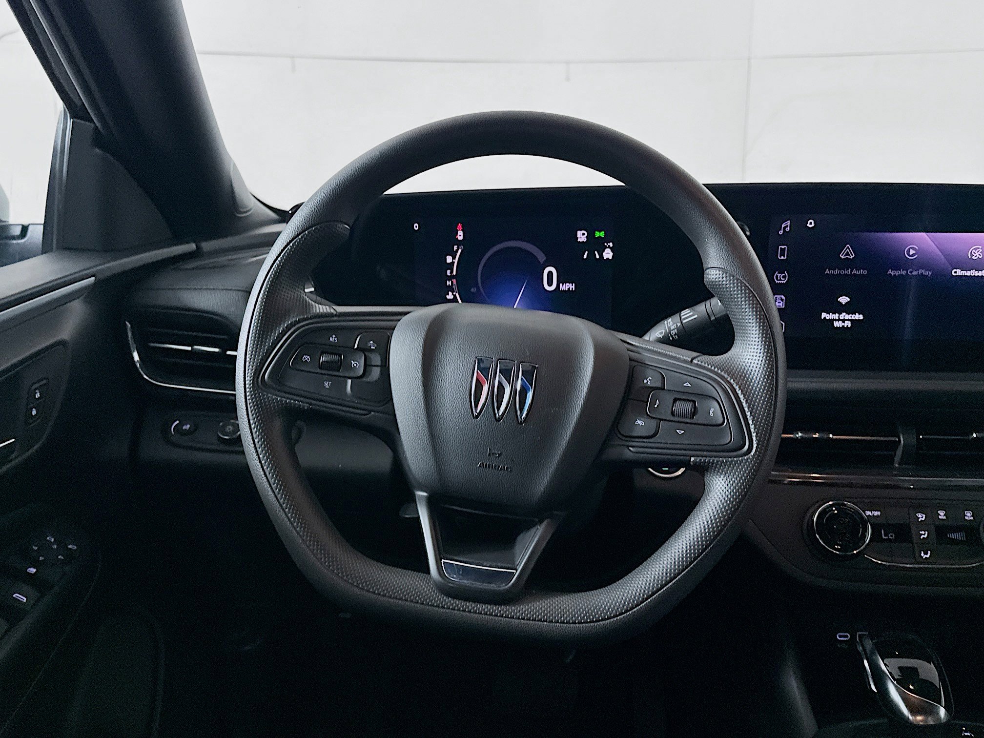 Used 2025 Buick Envista Preferred FWD image 17