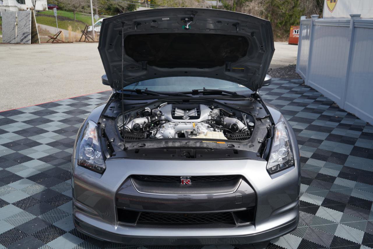 Used 2010 Nissan GT-R Premium image 68