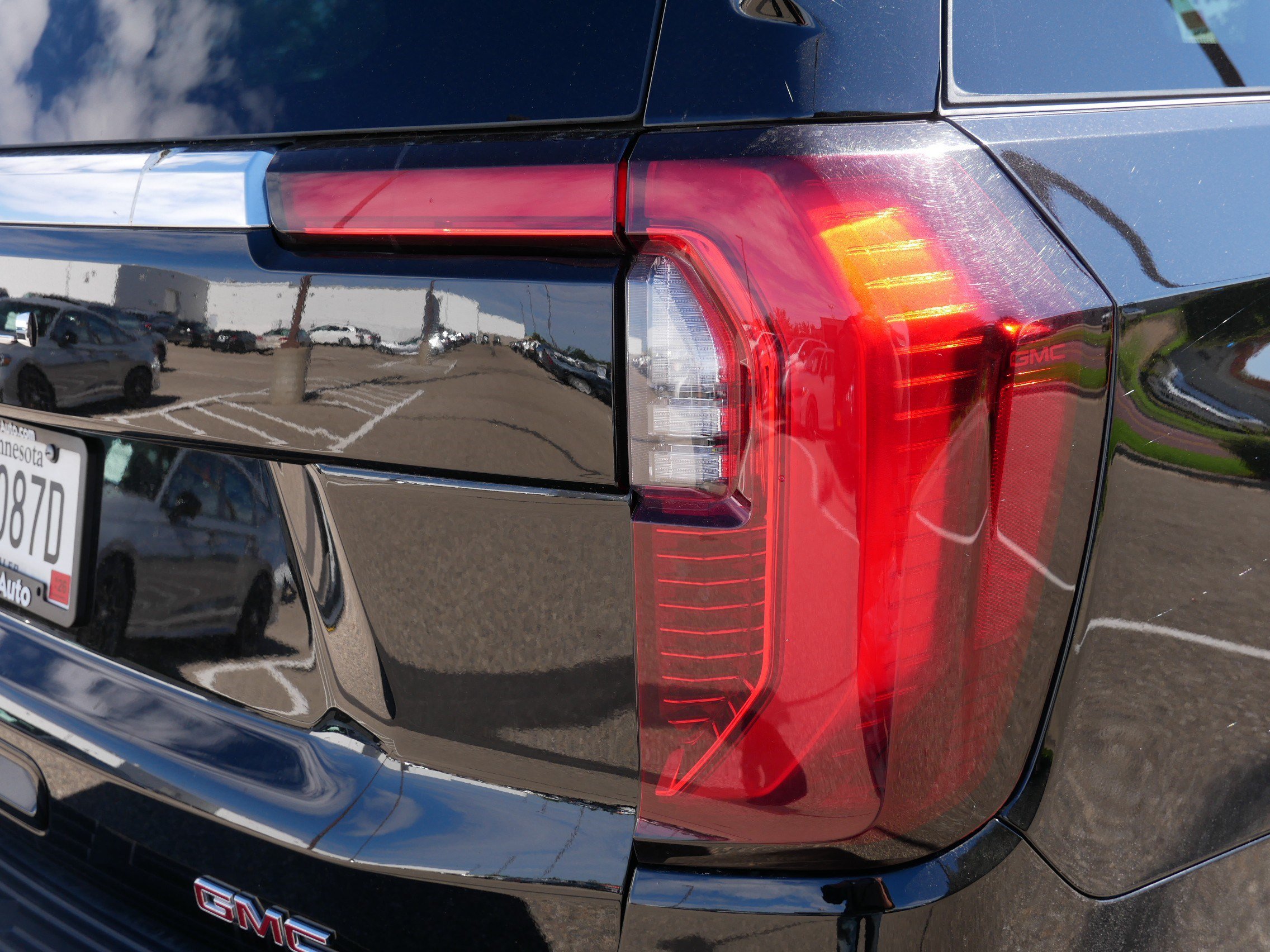 Used 2025 GMC Yukon XL Denali w/ Sun & Power Step Package AWD/4WD image 17