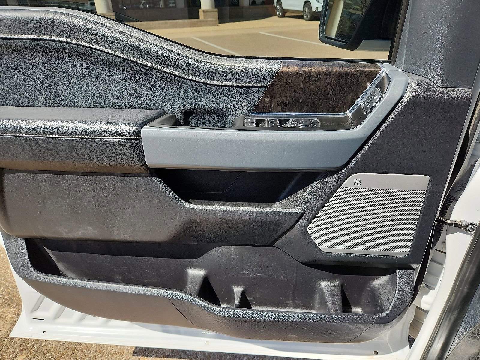 Used 2022 Ford F150 Lariat w/ Equipment Group 501A Mid image 14