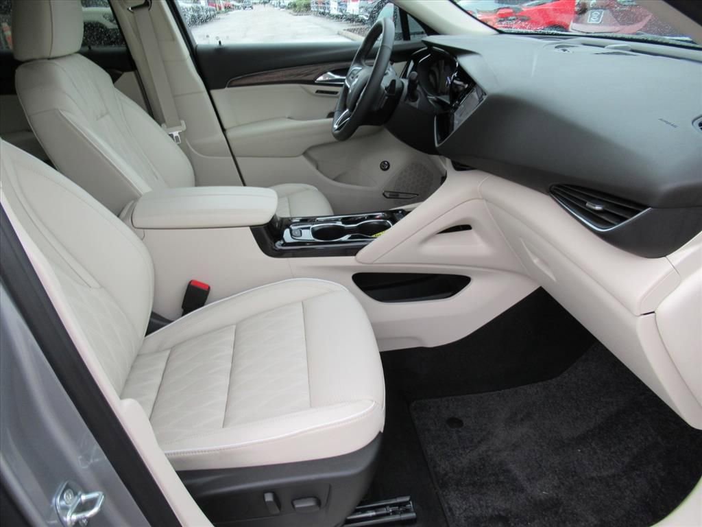 Used 2023 Buick Envision Avenir image 10