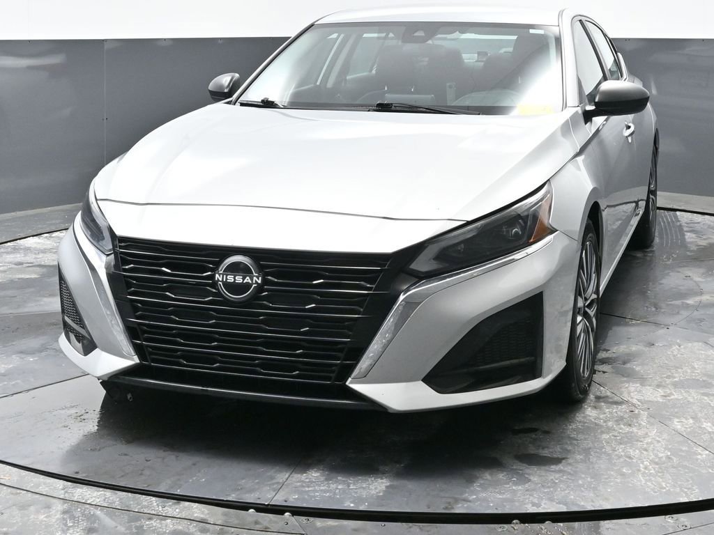 Used 2024 Nissan Altima 2.5 SV image 8