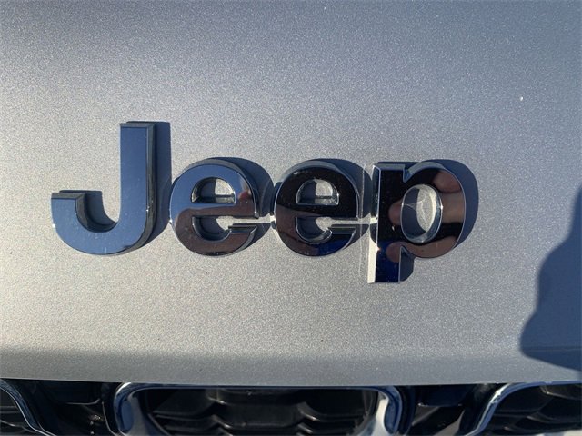 Used 2023 Jeep Grand Cherokee Limited image 31