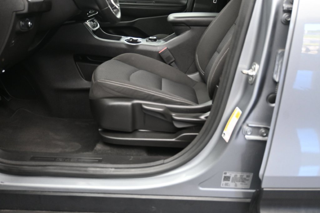 Used 2024 GMC Terrain SLE AWD/4WD image 21