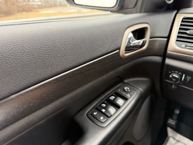 Used 2017 Jeep Grand Cherokee Laredo w/ Quick Order Package 23E image 21