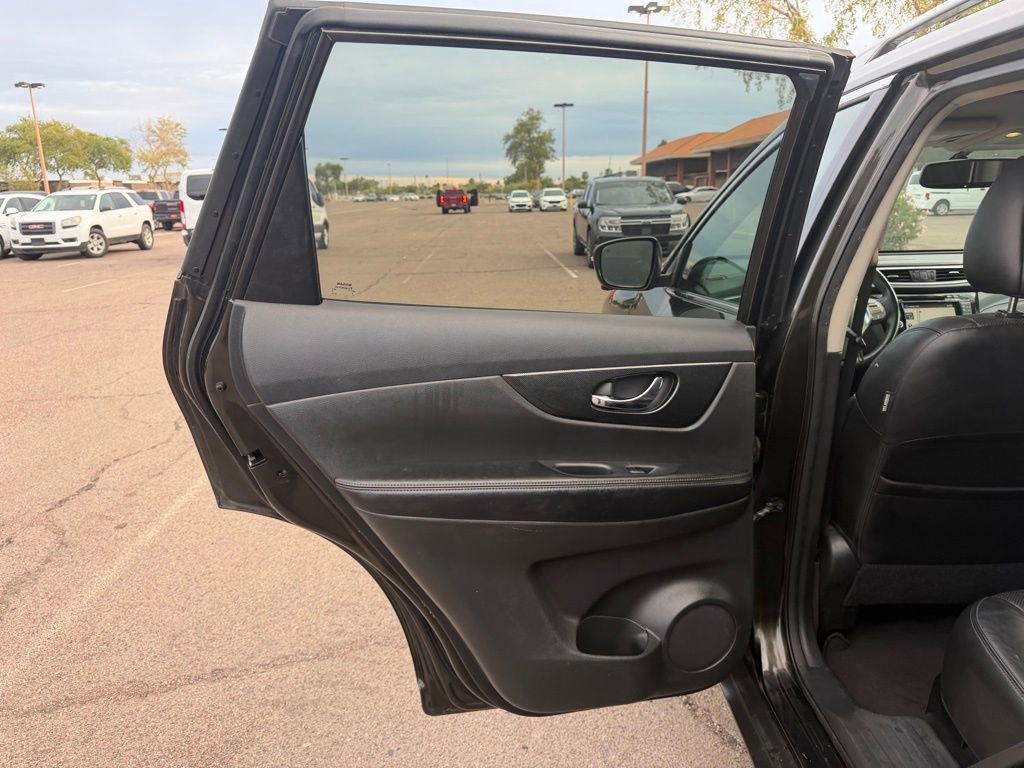 Used 2015 Nissan Rogue SL w/ SL Premium Package image 23