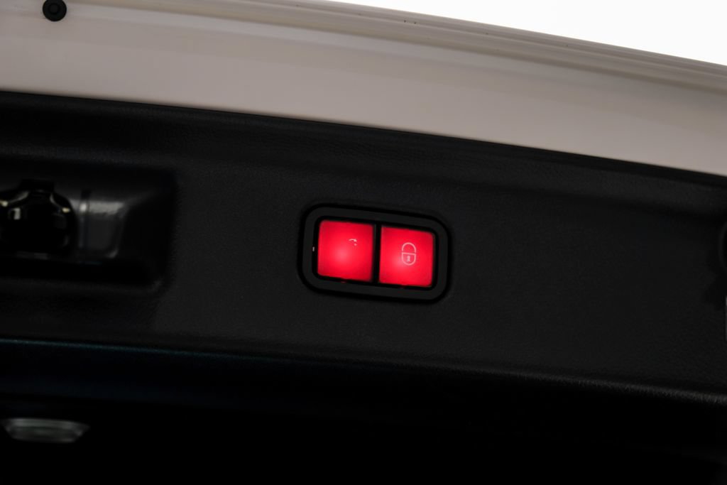Used 2024 Mercedes-Benz S 63 AMG S w/ Carbon Fiber Exterior Package image 67