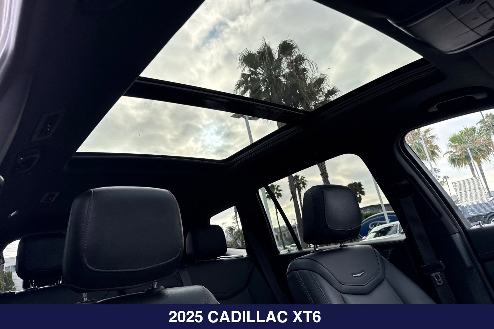 Used 2025 Cadillac XT6 Luxury FWD image 21