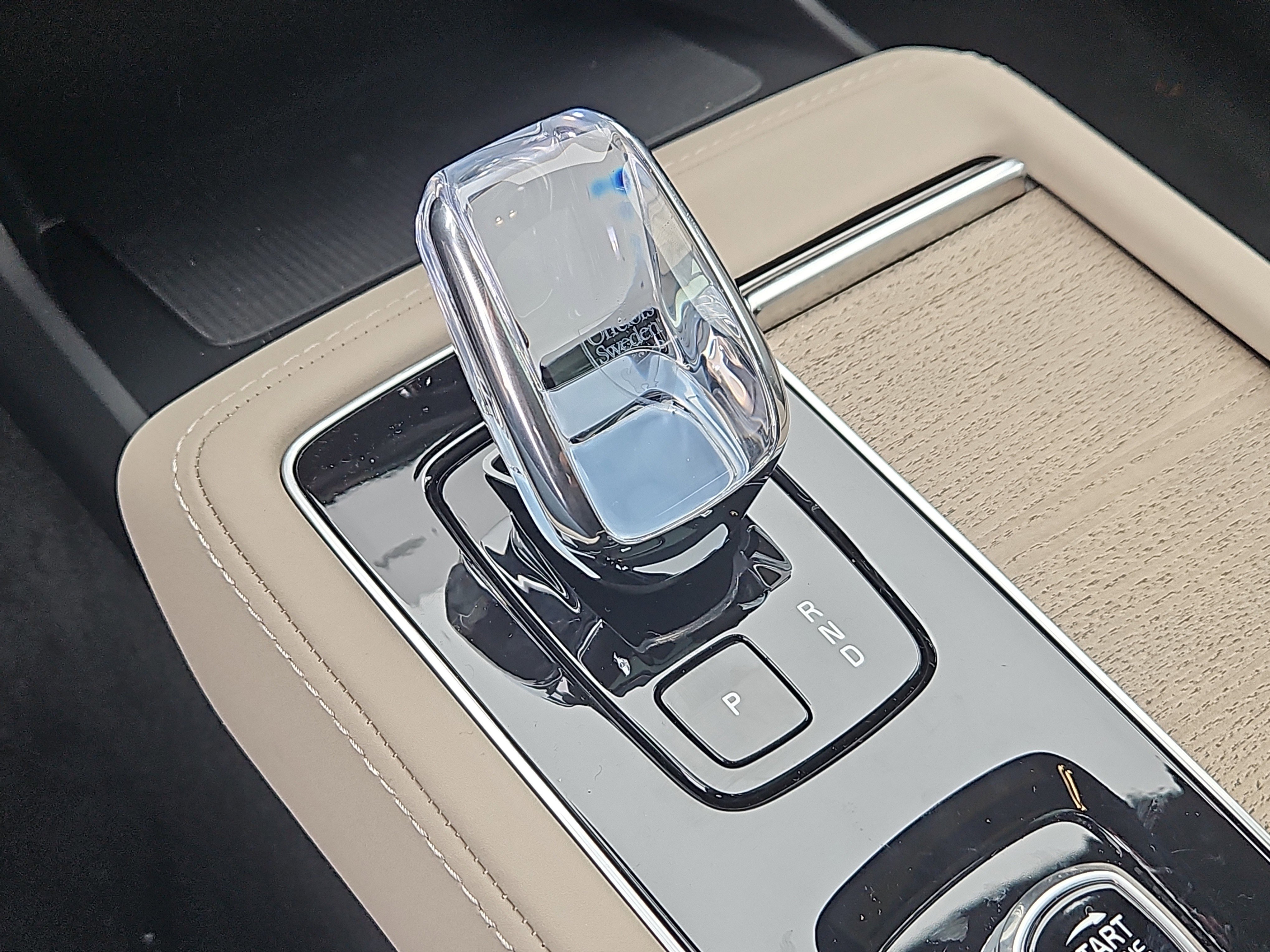 New 2026 Volvo XC90 T8 Plus w/ Protection Package Premier AWD/4WD image 19