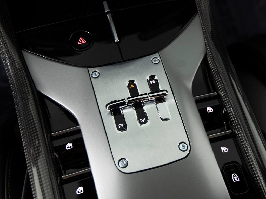 Used 2025 Ferrari Purosangue AWD/4WD image 21