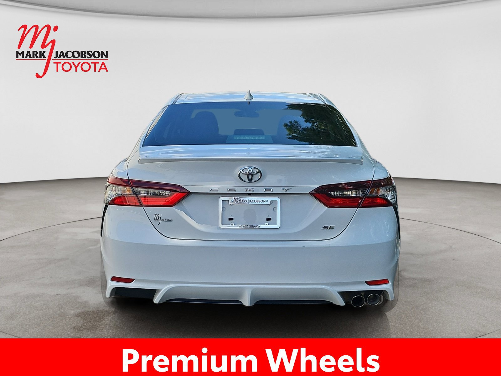 Used 2023 Toyota Camry SE FWD image 11