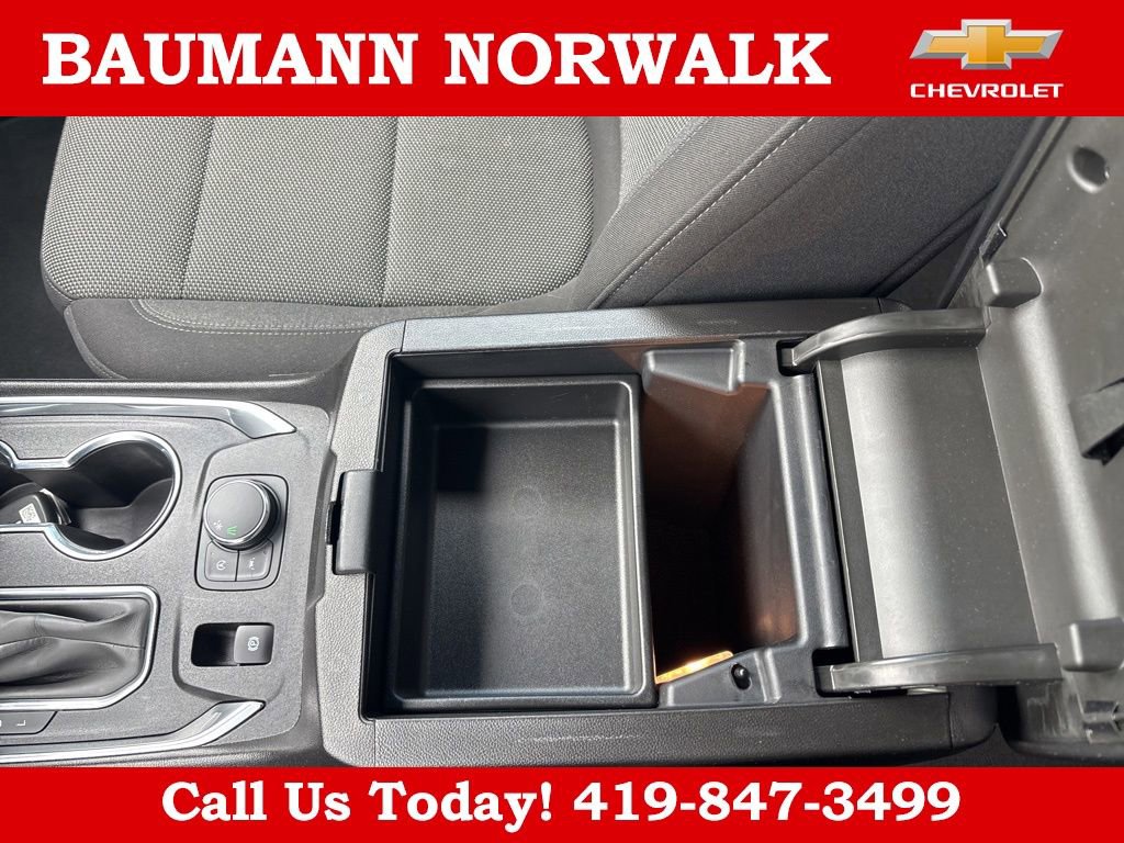 Used 2023 Chevrolet Traverse LT image 30