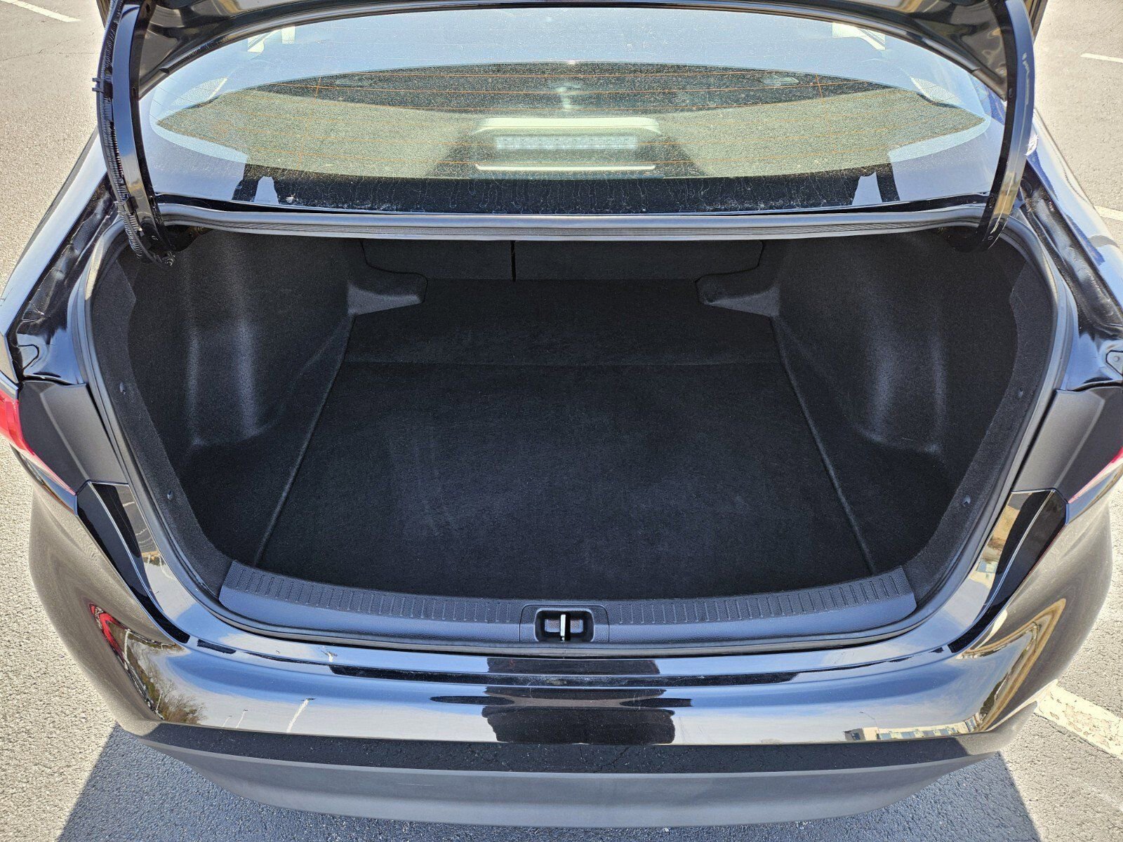 Used 2025 Toyota Corolla LE image 18