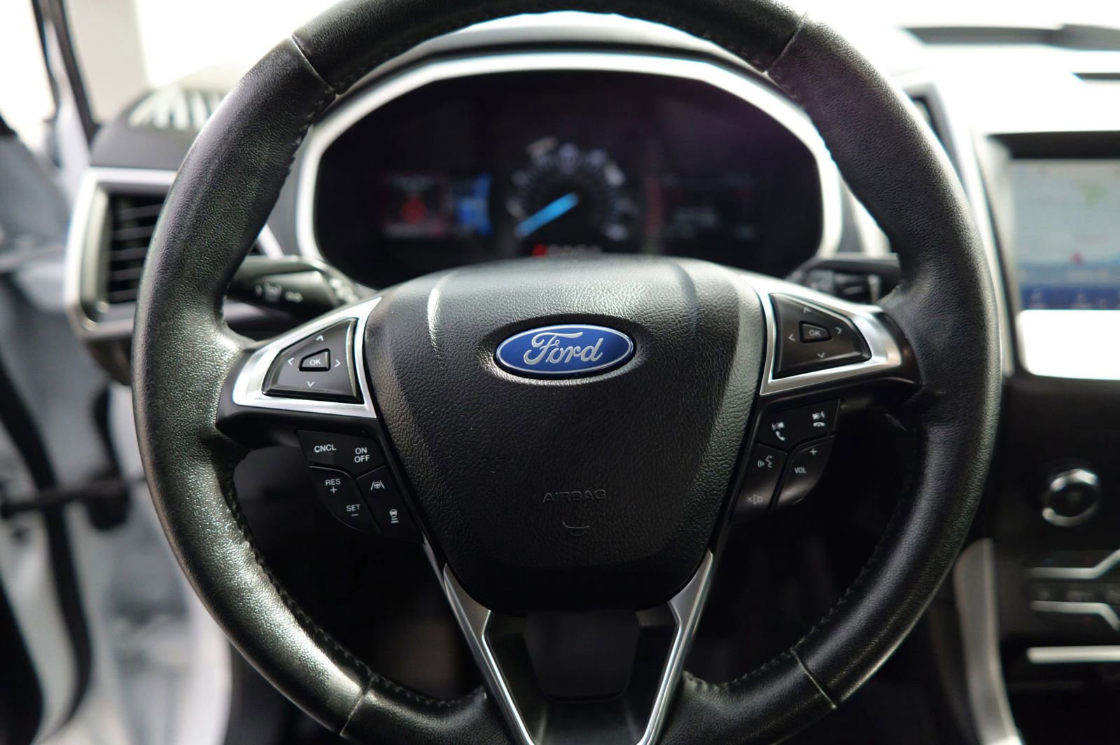 Used 2020 Ford Edge SEL w/ Convenience Package image 16