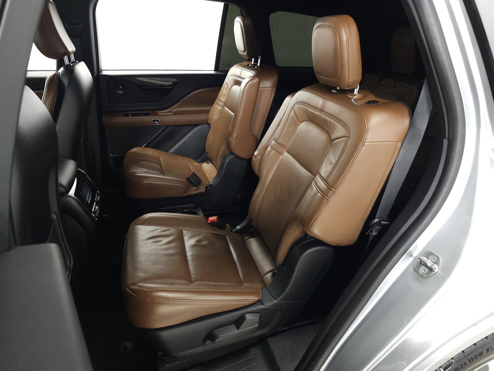 Used 2021 Lincoln Aviator Grand Touring w/ Elements Package Plus AWD/4WD image 30