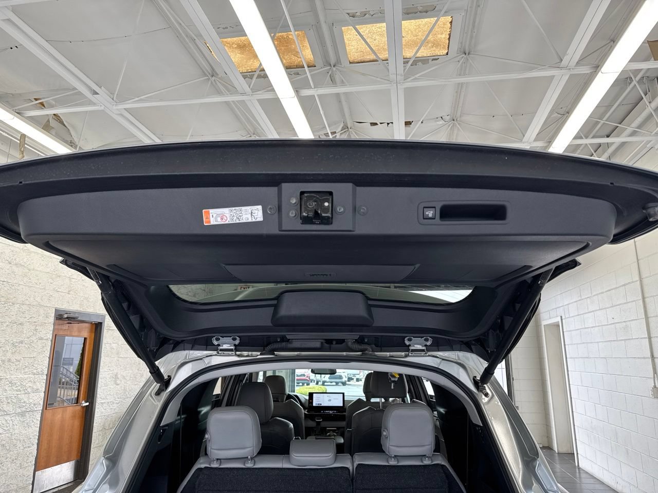 Certified 2025 Toyota Sienna XLE w/ XLE Plus Package AWD/4WD image 11