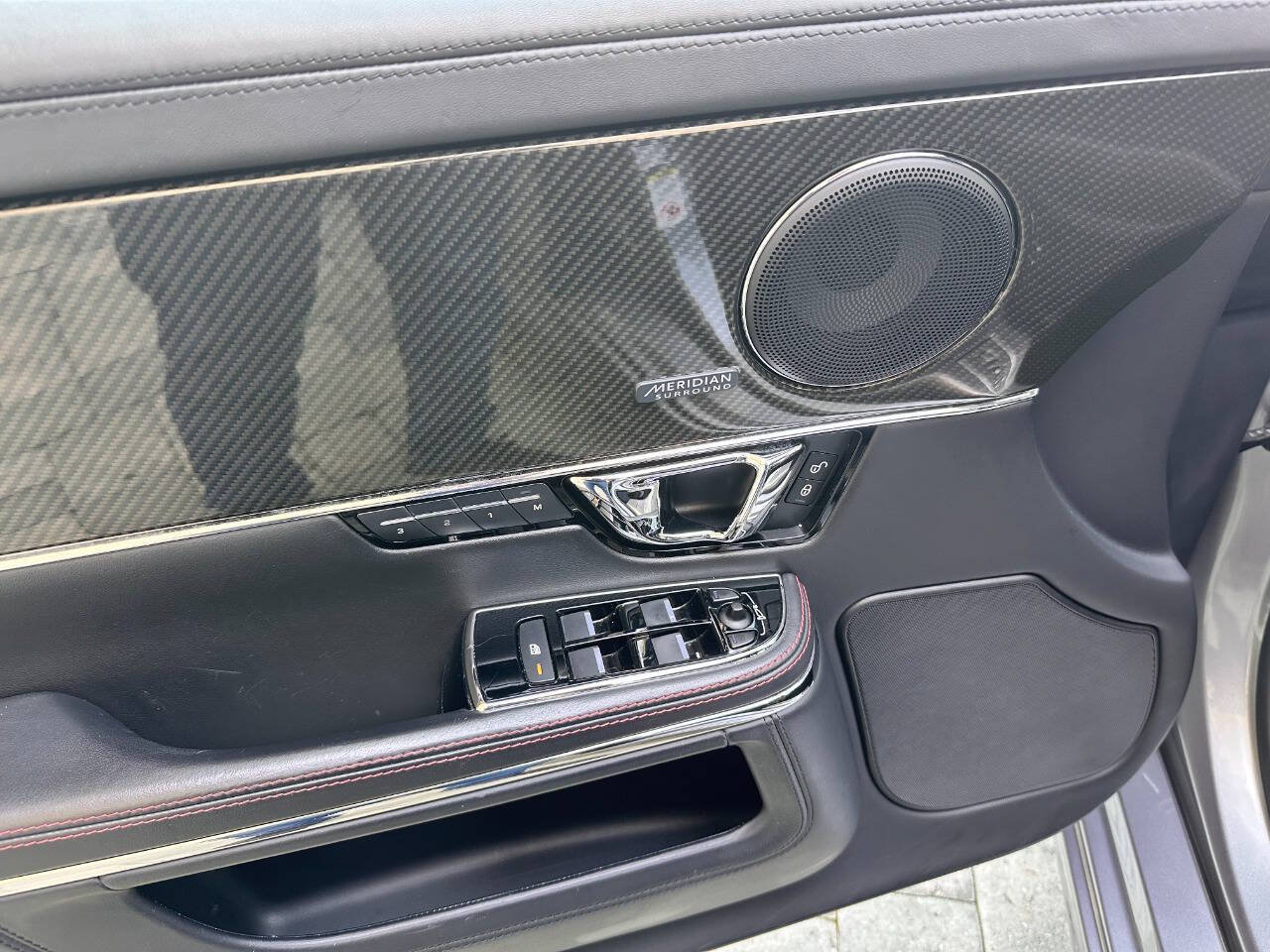 Used 2014 Jaguar XJ R LWB RWD image 58