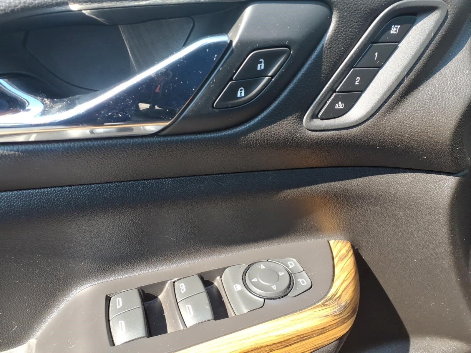 Used 2019 GMC Acadia Denali w/ Technology Package FWD image 17