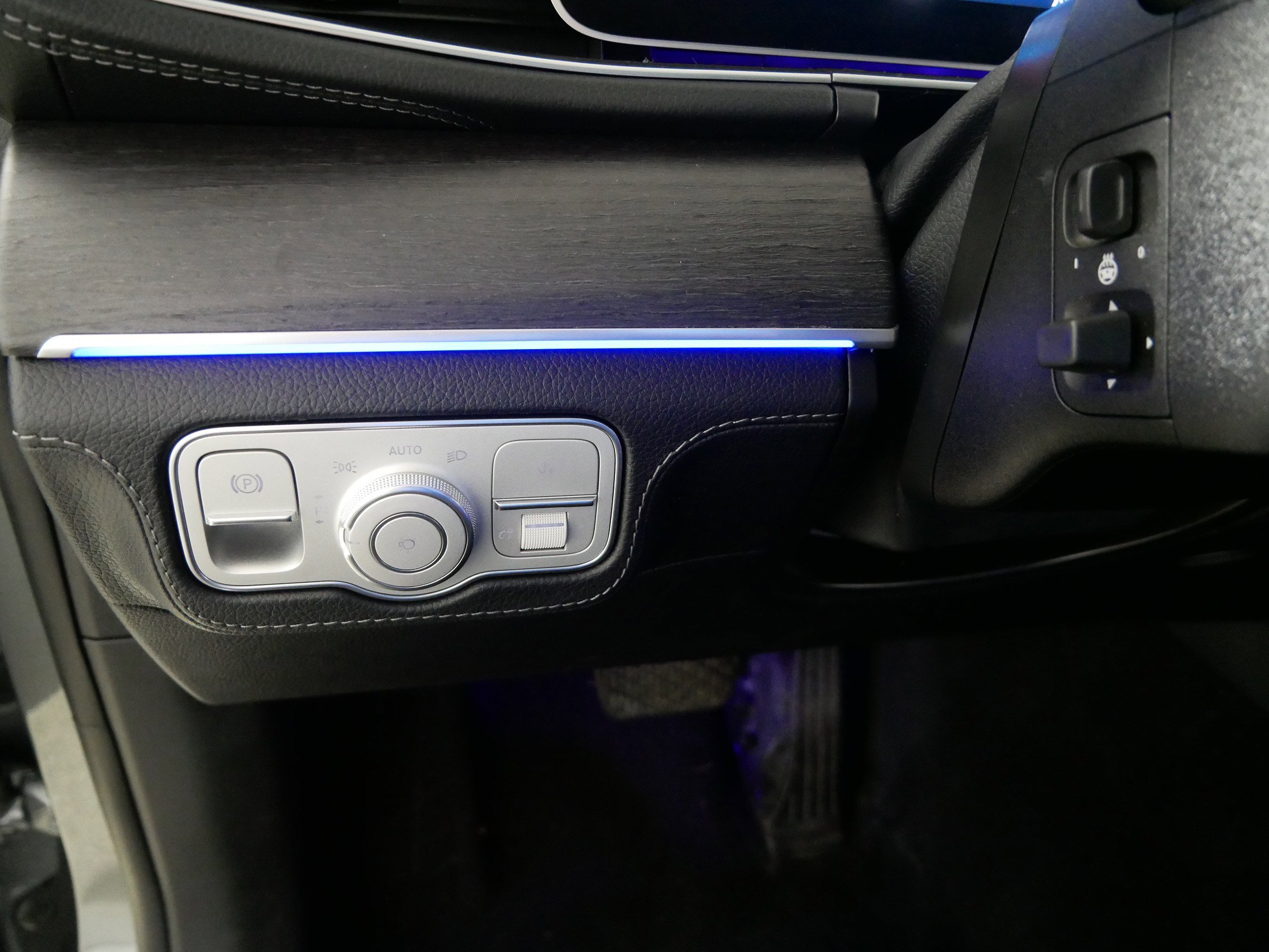 Used 2022 Mercedes-Benz GLS 450 4MATIC image 26