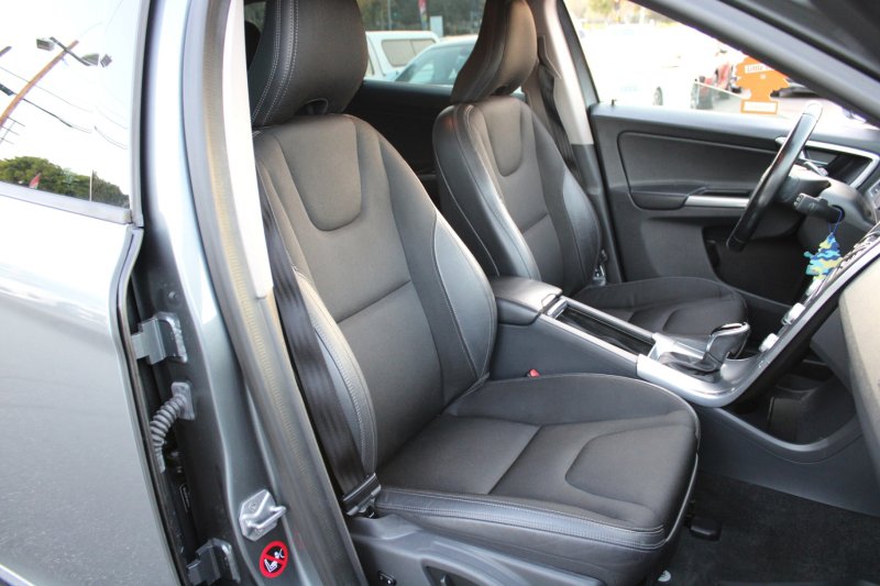 Used 2017 Volvo XC60 T5 w/ Tailgate Package image 10