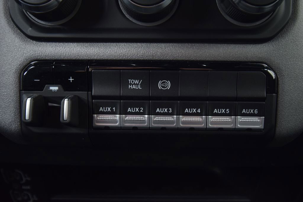 Used 2024 RAM 2500 Tradesman w/ Chrome Appearance Group image 34