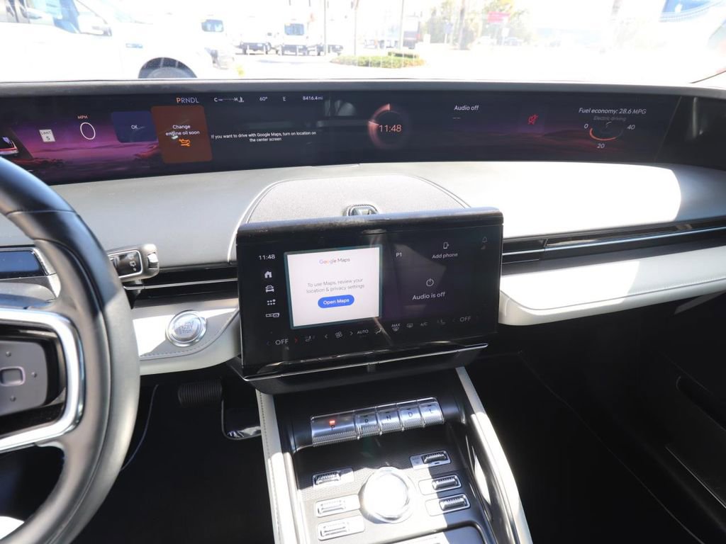 Used 2025 Lincoln Nautilus Premier image 19