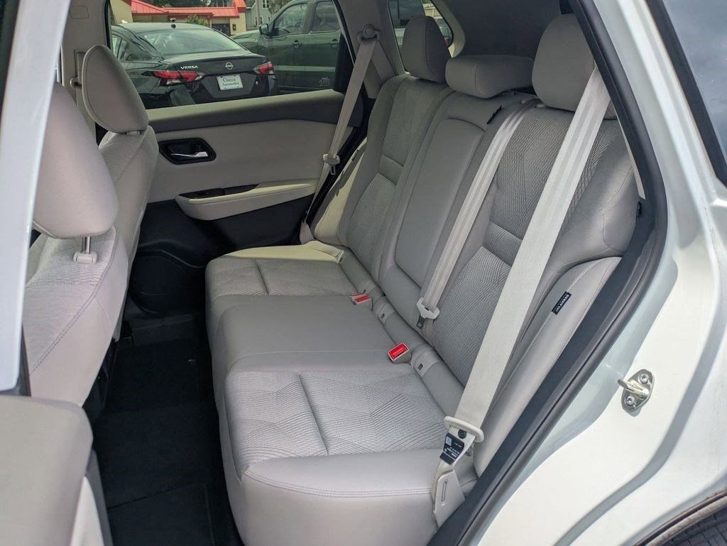 New 2025 Nissan Rogue SV AWD/4WD image 38