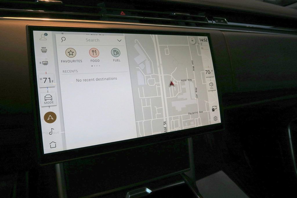 Used 2025 Land Rover Range Rover SE AWD/4WD image 29